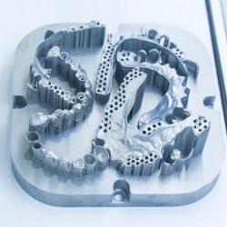 Tooth,Dental,Crowns,Created,On,3d,Printer,For,Metal